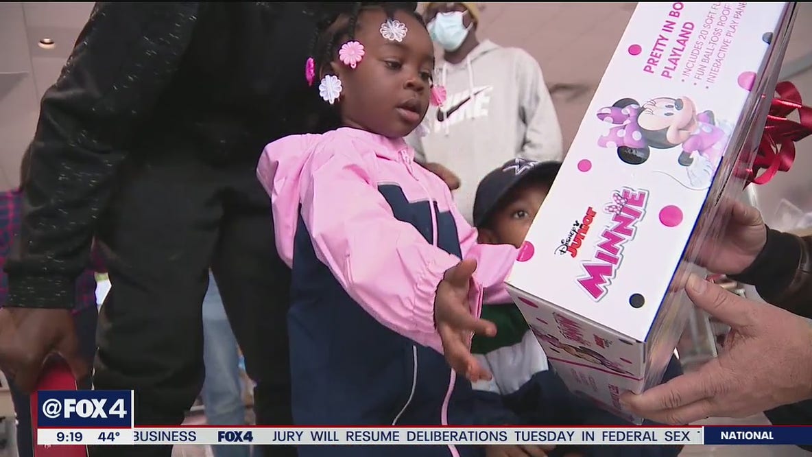 Families impacted by Dallas apartment explosion get Christmas surprise